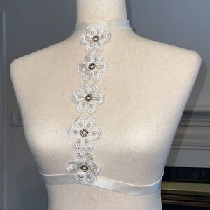Pearl and rhinestone daisy harness